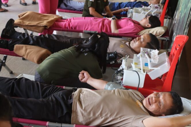 
					Polres Torut Gelar Donor Darah Sambut HUT Ke-79 Bhayangkara