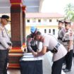 (Foto Dok). Kapolres Tana Toraja, AKBP Budi Hermawan menyaksikan penandatanganan serah terima jabatan. 