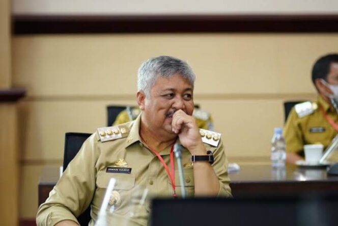 
					Bupati Pinrang Irwan Hamid Boyong 14 Pejabat Jalan-jalan ke Thailand