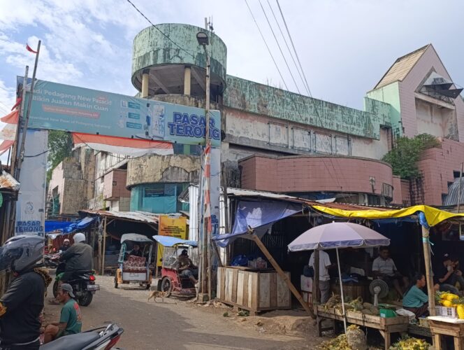 
					Sebagai Bentuk Kepedulian, Perumda Pasar Siap Menampung Pedagang Pasar Terong Yang Terkena Dampak Penertiban