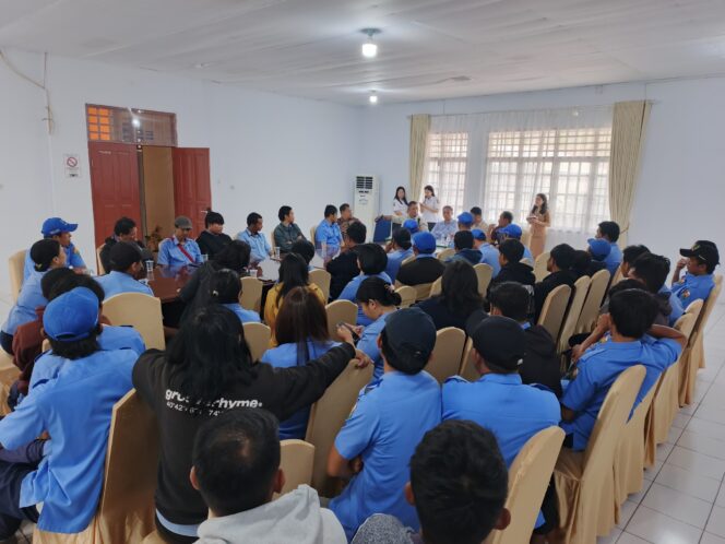 
					Diduga Pangkas Hak Pegawai, Direktur Perumda Air Minum Torut Diadukan ke DPRD