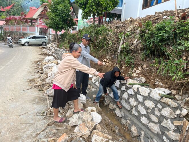 
					Awasi Proyek Pembangunan Sekolah, Anggota DPRD Tator Yul Purwanto Palamba’ Turun Langsung ke Lapangan