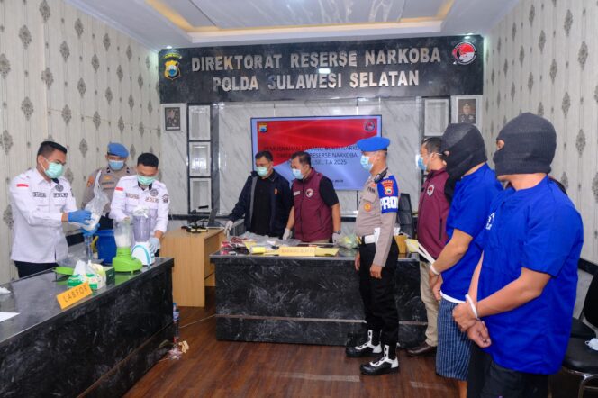 
					Polda Sulsel Musnahkan Barang Bukti Narkoba Senilai Rp 4,9 Miliar, Amankan 2 Tersangka