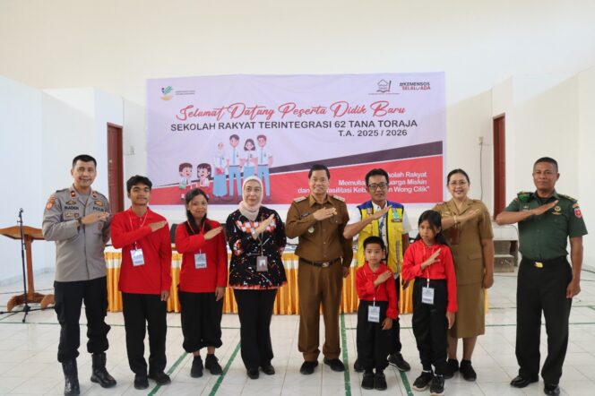 
					Waka Polres Tana Toraja Tekankan Pembentukan Karakter dalam Pembukaan MPLS Sekolah Rakyat Terintegrasi