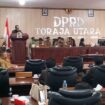 Bupati Toraja Utara Frederick Victor Palimbong saat menyampaikan kata sambutan usai penetapan APBD perubahan tahun 2025 (Ist)