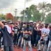 Aksi demonstrasi tolak eksekusi Tongkonan di halaman PN Makale