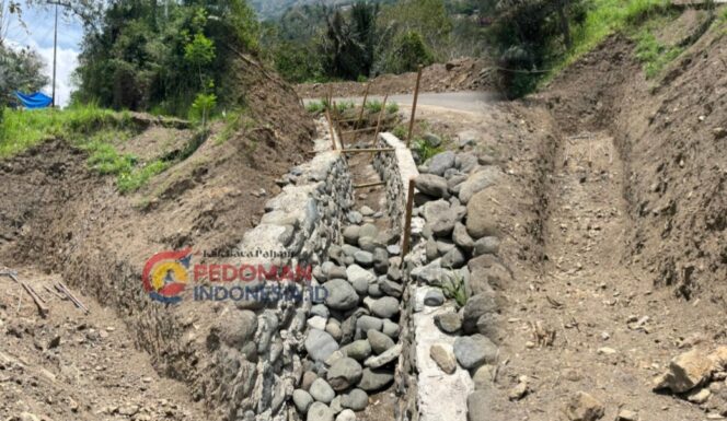 
					Proyek rekontruksi jalan poros Palesan - Buakayu (Ist)