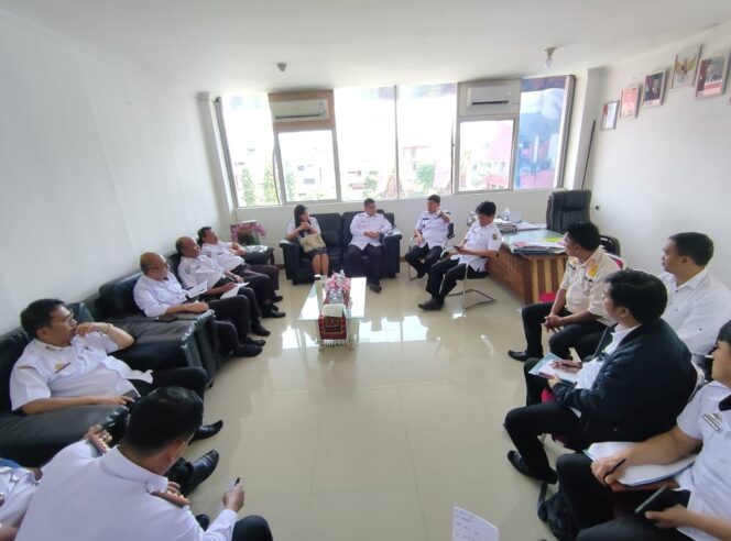 
					Bahas Target PBG, Bupati Torut Juga Perintahkan Tutup THM Ber-PSK dan Batasi Jam Operasional