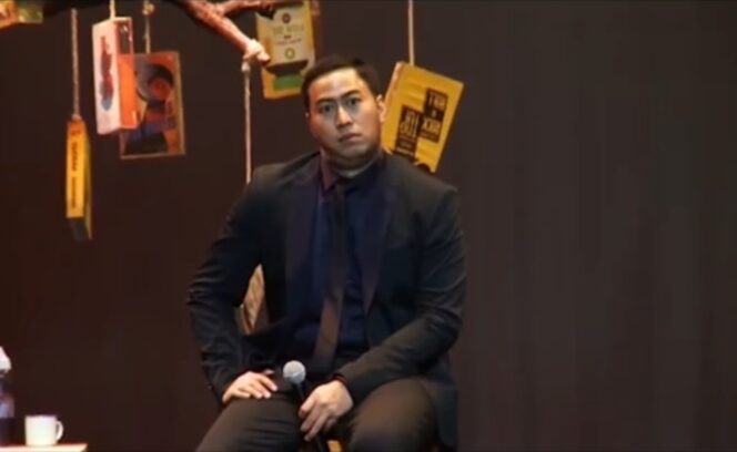 
					Pernyataan di Atas Panggung Picu Kemarahan: Pandji Pragiwaksono Dinilai Hina Adat Suku Toraja