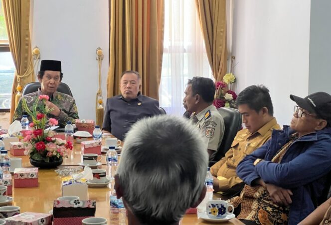 
					Sengketa Lahan Sekolah Rakyat Mengkendek: Ahli Waris Desak Pemkab Tana Toraja Transparan