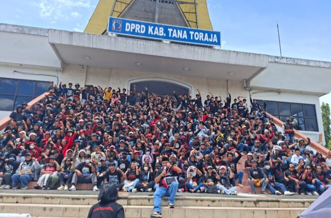 
					Bupati Tana Toraja Hindari Massa Penolak Geotermal, Alharis: “Pemimpin Sejati Hadir Memberi Solusi, Bukan Kabur!”