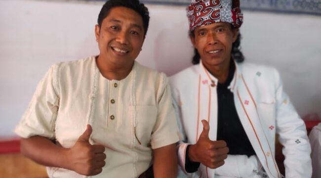 Foto: Dr. Kristian H.P Lambe bersama Tokoh adat Sam Barumbun