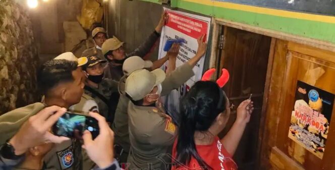 
					Merasa Risi dengan Kehadiran Kafe Kenzio, Warga Desak Satpol PP Lakukan Penutupan