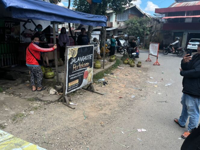 
					Sejumlah Warga Kecewa Tidak Kebagian Tabung 3 Kg di Kegiatan Pasar Murah Pemda Torut