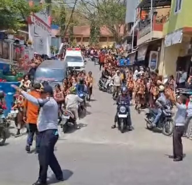 
					Sejumlah Siswa SMPN 1 Makale Diduga Kuat Keracunan Makanan MBG