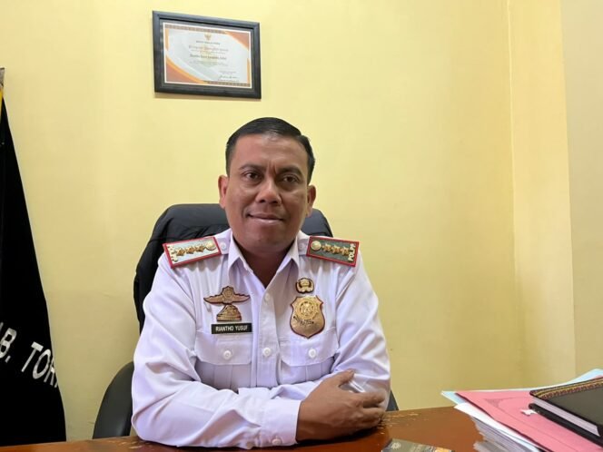 
					Kasatpol PP Torut Kerahkan Puluhan Anggota Jaga Ketat SPBU, Pelansir Tersingkirkan