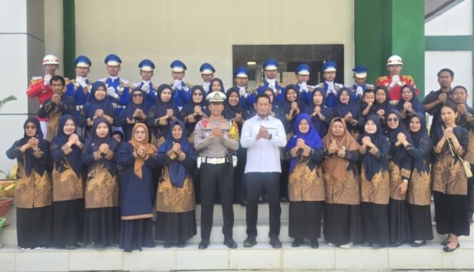 
					Peringati Hari Sumpah Pemuda Ke-98, Kasat Lantas Polres Tana Toraja Ajak Siswa MAN Jadi Pelopor Keselamatan Berlalu Lintas